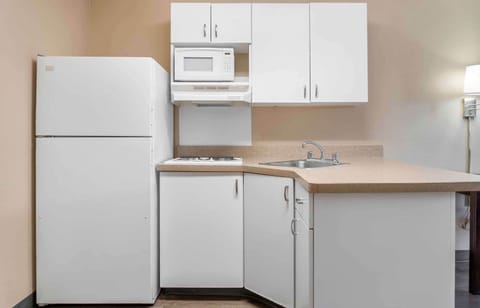 Fridge, microwave, stovetop