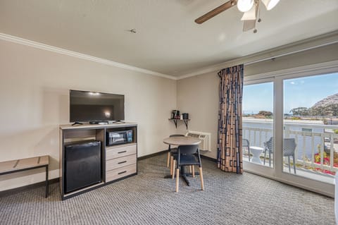 Standard Room, 1 King Bed, Partial Ocean View | Desk, iron/ironing board, rollaway beds, free WiFi