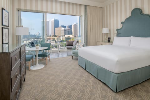 Premium bedding, pillowtop beds, minibar, in-room safe