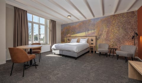 Spacious comfort double room | Desk, cribs/infant beds, rollaway beds, free WiFi