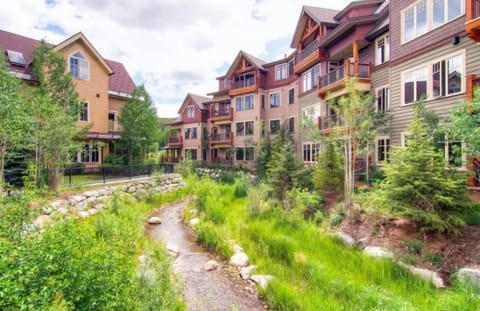 Condo (Perfectly Placed 2 Bedroom Vacation R) | Exterior