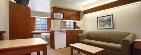 Studio Suite, 1 Queen Bed, Non Smoking, Refrigerator & Microwave | Down comforters, desk, blackout drapes, iron/ironing board