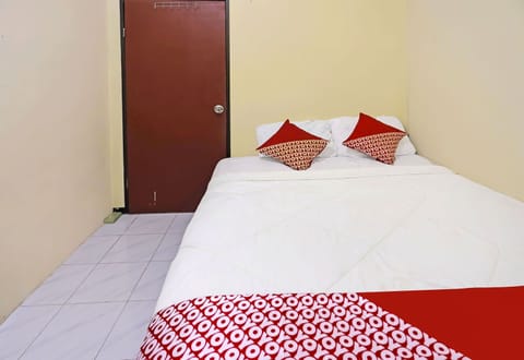 Basic Double Room | WiFi (free), bed sheets