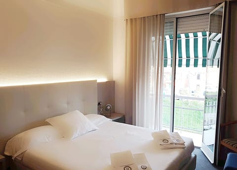 Matrimoniale Superior | Minibar, in-room safe, desk, free WiFi