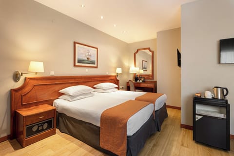 Suite, 2 Bedrooms (2 Single Beds) | Minibar, in-room safe, desk, laptop workspace