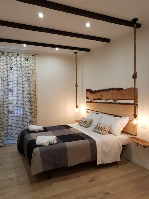 Desk, blackout drapes, rollaway beds, free WiFi