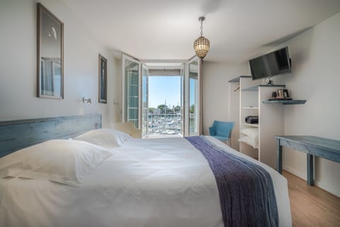 Superior Double Room, Harbor View | Hypo-allergenic bedding, individually decorated, individually furnished