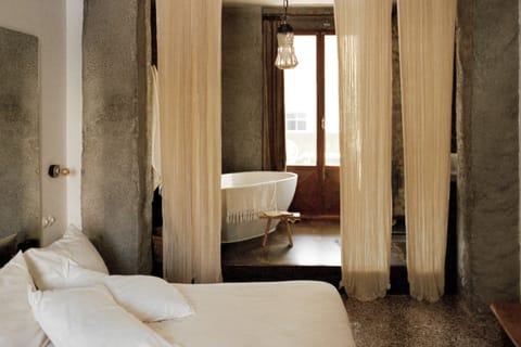 Velvet with Balcony | Premium bedding, down comforters, minibar, iron/ironing board