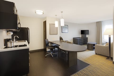 Suite, 1 Bedroom (1 King Bed) | In-room safe, desk, iron/ironing board, free cribs/infant beds