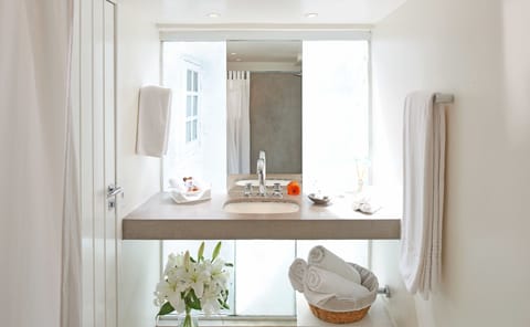 Free toiletries, hair dryer, bathrobes, towels