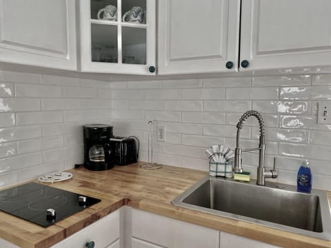 Comfort Studio | Private kitchen | Full-size fridge, microwave, oven, stovetop