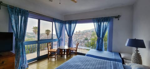 Panoramic Suite (Marilyn Monroe) | In-room safe, bed sheets