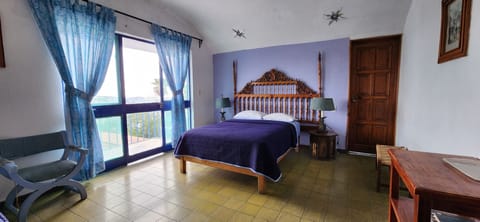 Standard Room | In-room safe, bed sheets