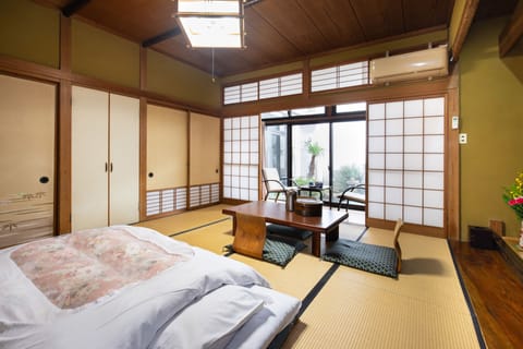 Japanese Style Room (Shared Bathroom) Free Wifi | In-room safe, desk, laptop workspace, free WiFi