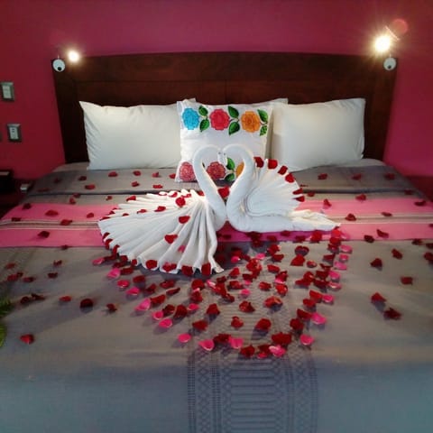 Junior Studio Suite, Refrigerator & Microwave | In-room safe, desk, blackout drapes, soundproofing