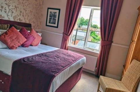 Superior Double Room, Ensuite | Premium bedding, individually decorated, blackout drapes, soundproofing