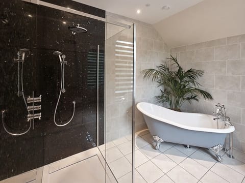 Luxury Double Room, Ensuite | Bathroom