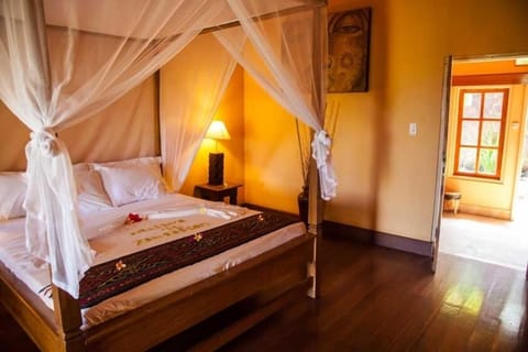 Minibar, in-room safe, soundproofing, iron/ironing board