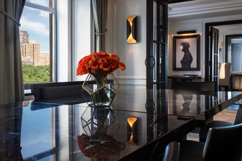 Premium bedding, down comforters, minibar, in-room safe