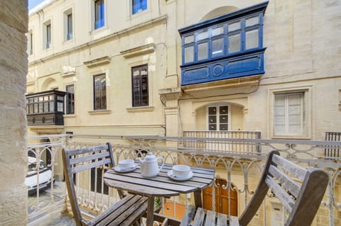 Signature Apartment | Balcony view