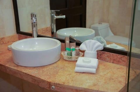 Free toiletries, towels