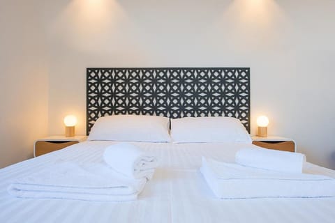 Queen Room | Free WiFi