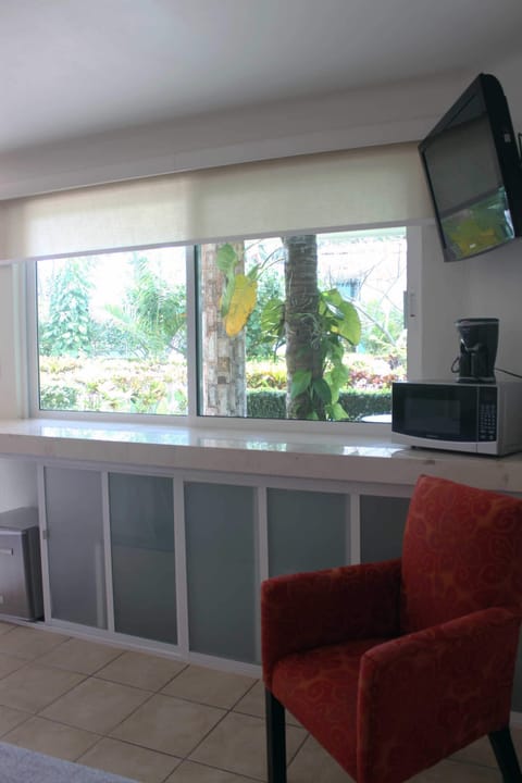 Junior Suite, 2 Queen Beds | Room amenity