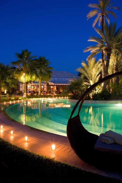 3 outdoor pools, sun loungers