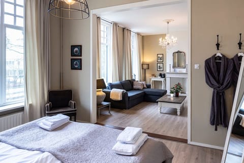 Superior Double Room | Minibar, in-room safe, desk, free WiFi