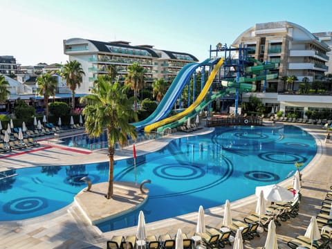 Indoor pool, 3 outdoor pools, pool umbrellas, sun loungers