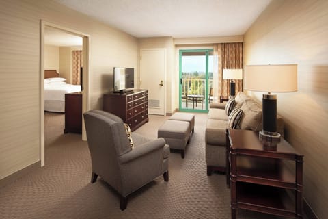 Premium bedding, pillowtop beds, in-room safe, blackout drapes