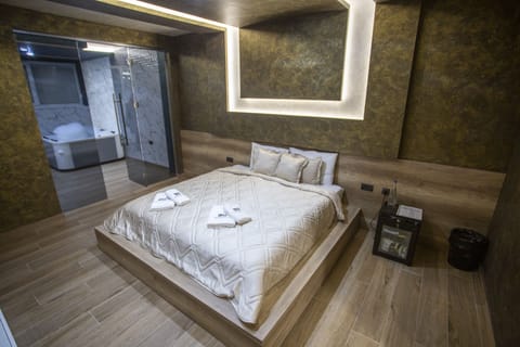 Luxury Double Room | Minibar, free WiFi