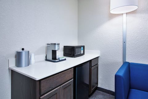 Suite, 1 King Bed, Accessible (Mobility) | Premium bedding, in-room safe, desk, laptop workspace