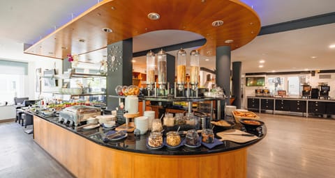 Daily buffet breakfast for a fee