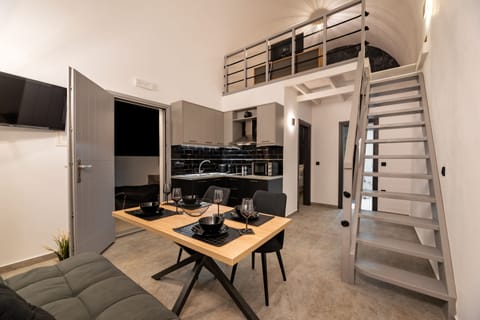 Premium Villa | Living area | 40-inch Smart TV with cable channels, TV, Netflix