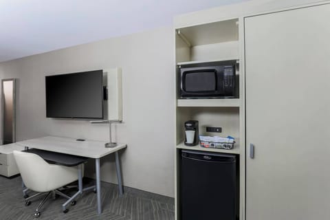 Premium bedding, down comforters, pillowtop beds, desk