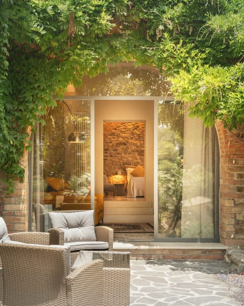 Apartment, 1 Queen Bed with Sofa bed, Garden View | Terrace/patio