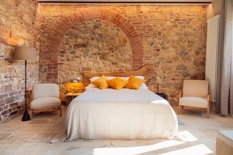 Apartment, 1 Queen Bed with Sofa bed, Garden View | Down comforters, free cribs/infant beds, free WiFi, bed sheets