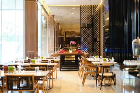 Daily buffet breakfast for a fee
