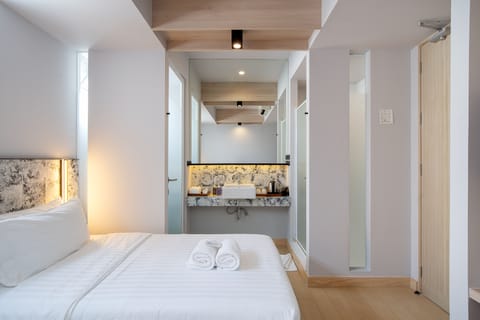 Minibar, in-room safe, free WiFi, bed sheets