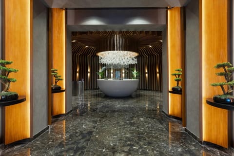 Couples treatment rooms, sauna, hot tub, steam room, Turkish bath