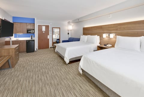 Suite, 2 Double Beds | Hypo-allergenic bedding available, in-room safe, desk, laptop workspace