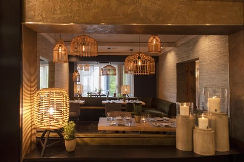 3 restaurants, local cuisine