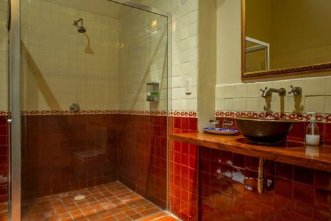Superior Room | Bathroom | Shower, hair dryer, towels