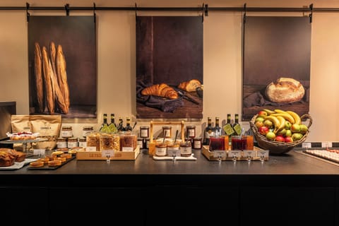 Daily buffet breakfast for a fee
