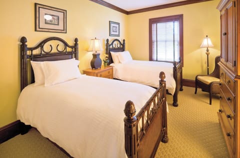 Presidential Suite, 3 Bedrooms, Non Smoking, Jetted Tub | 3 bedrooms, premium bedding, in-room safe, iron/ironing board