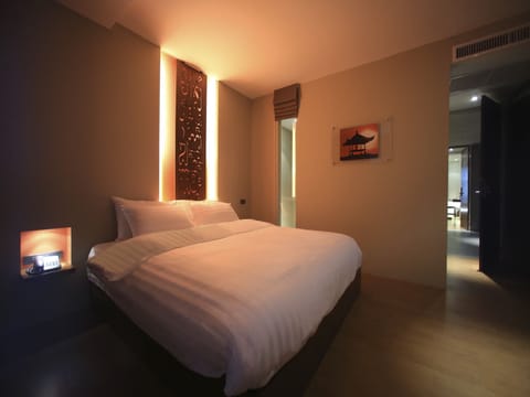 Deluxe Room | In-room safe, desk, blackout drapes, free WiFi
