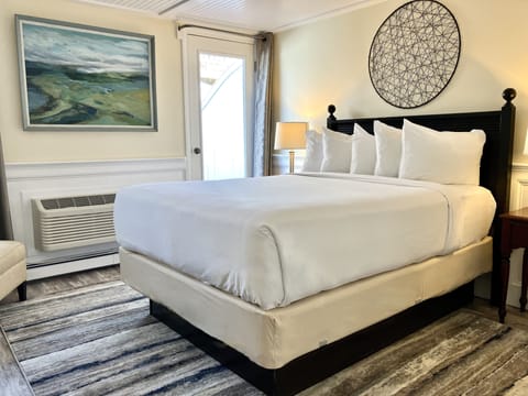 Deluxe Room, Terrace | Premium bedding, individually decorated, individually furnished
