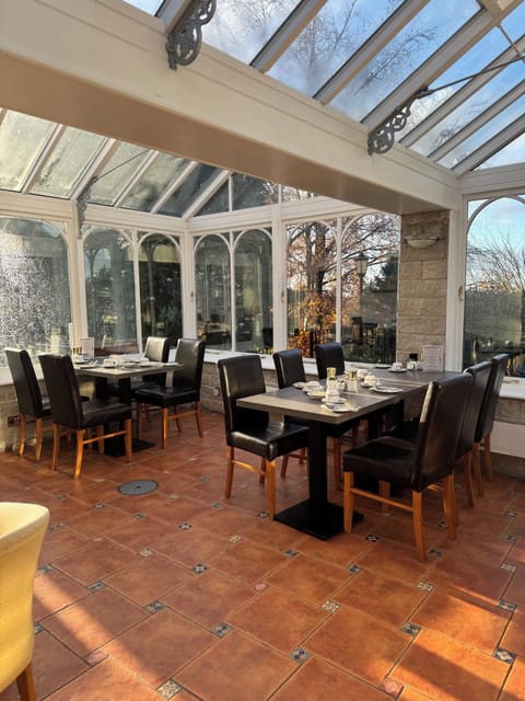 Breakfast, lunch and dinner served