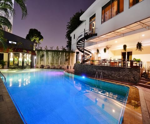 Outdoor pool